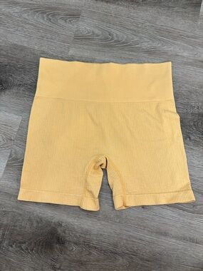 Colsie Yellow Biker Shorts Size Medium Ribbed Biker Shorts